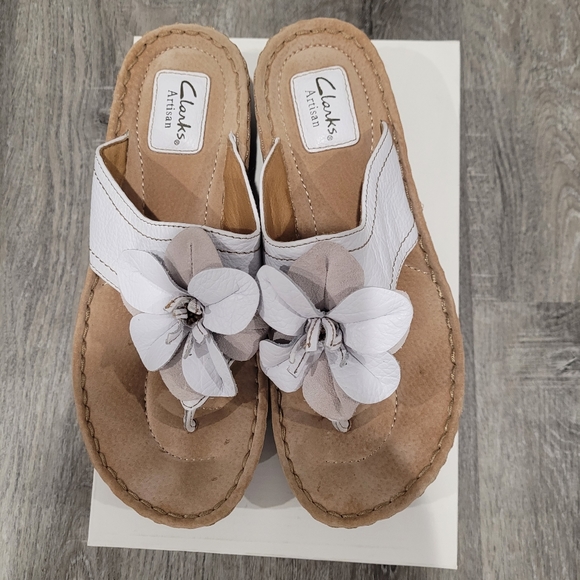 Clarks Artisan Sandals - Picture 3 of 6